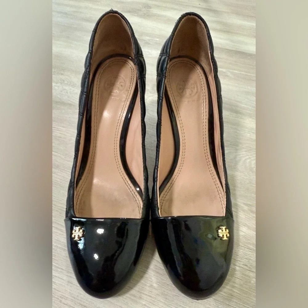 Tory Burch Black Quilted Patent Toe Wedge Pumps Women's Shoes sz 7.5